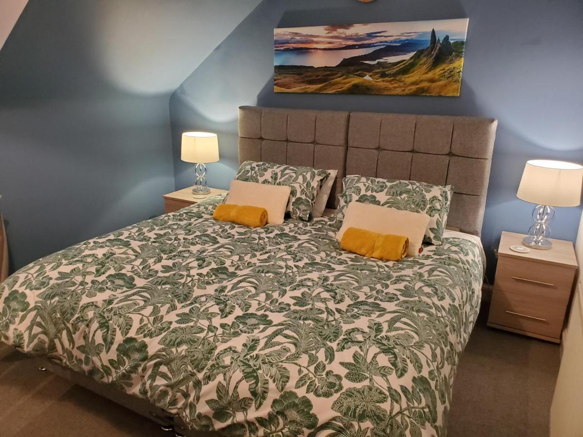 Carvetii - Mayhaven House - Tranquil Cul-De-Sac - 2 Bedrooms, Sleeps 4 Guests ดันเฟิร์มลิน ภายนอก รูปภาพ